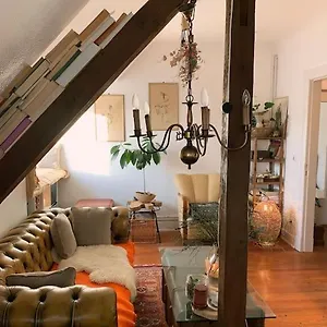 Artist Apartment, Skyline View & Breakfast Inclusive Apartment