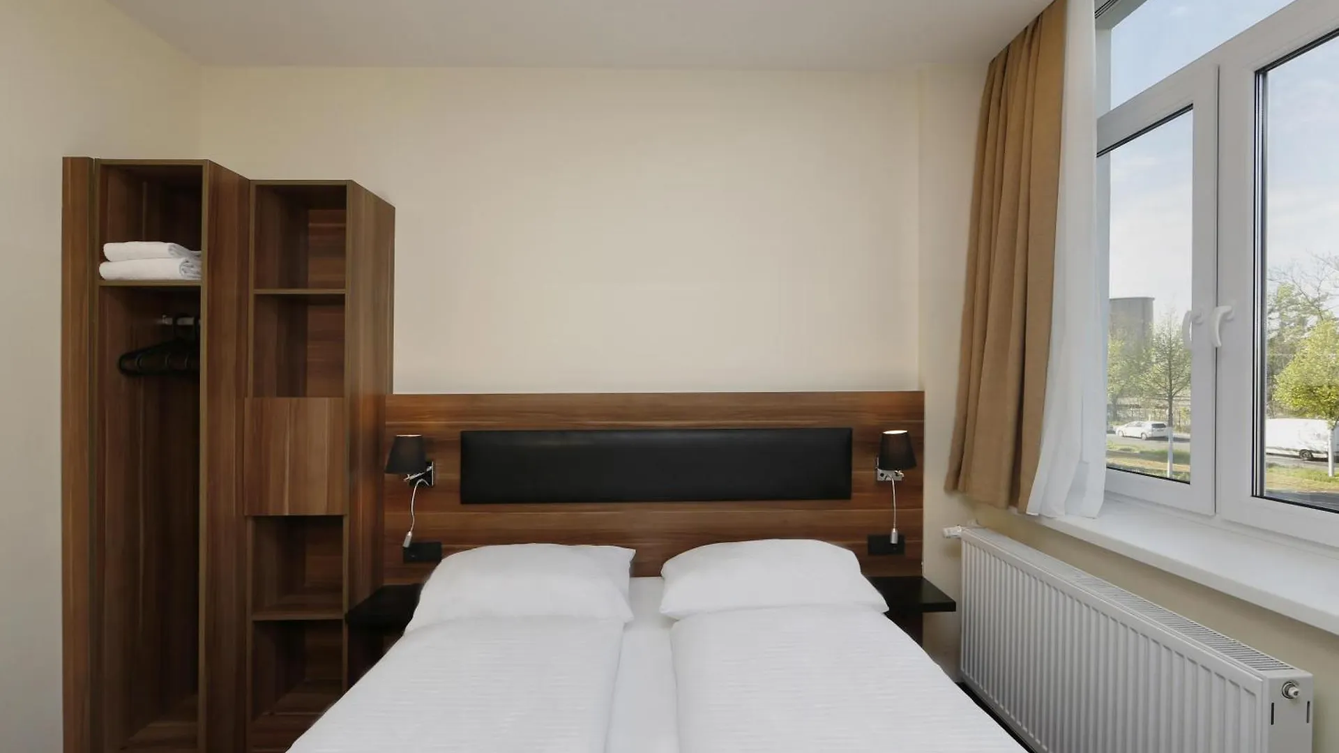 **  B&B Hotel Berlin-Adlershof Tyskland